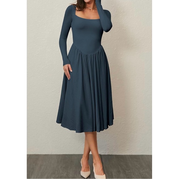 Dress - Picture 5 of 6